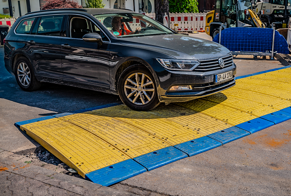 Steel road plates vs plastic road plates